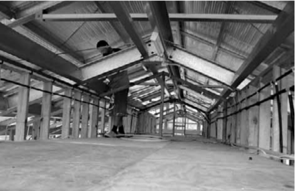 This image has an empty alt attribute; its file name is shell-1.png